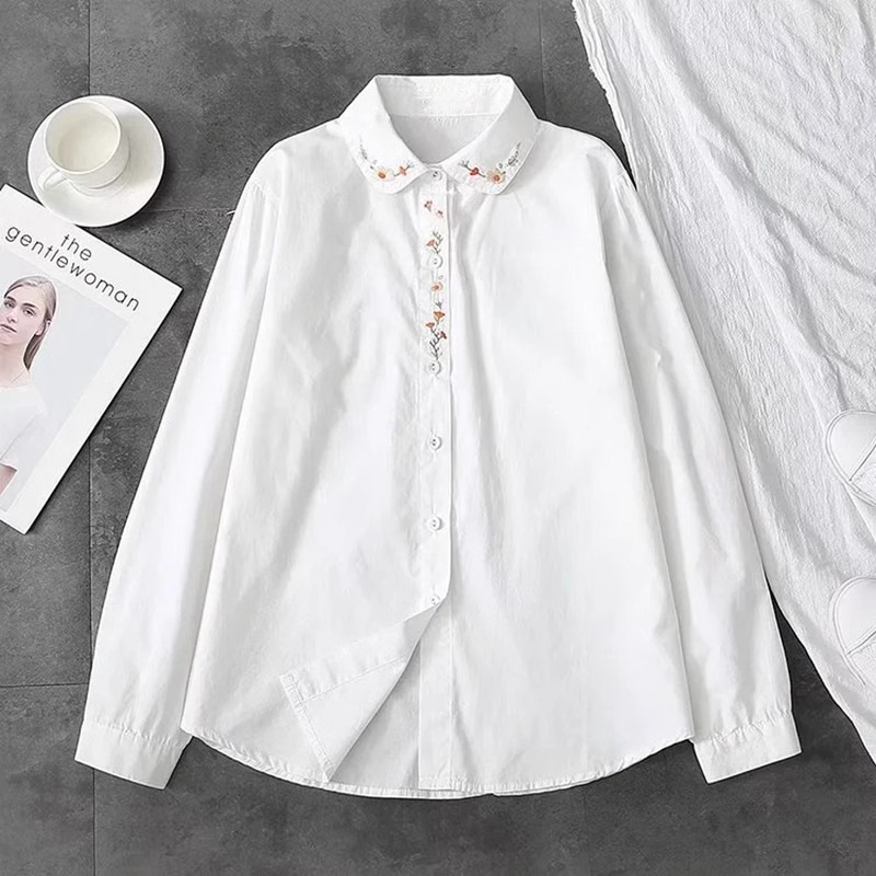 Embroidery On Shirt - เสื้อเชิ้ตติดกระดุมปักลายดอกไม้สีขาวสำหรับผู้หญิง เสื้อแขนยาวพร้อมลายปักดอกไม้ละเอียดอ่อนที่ปกและแถบกระดุม