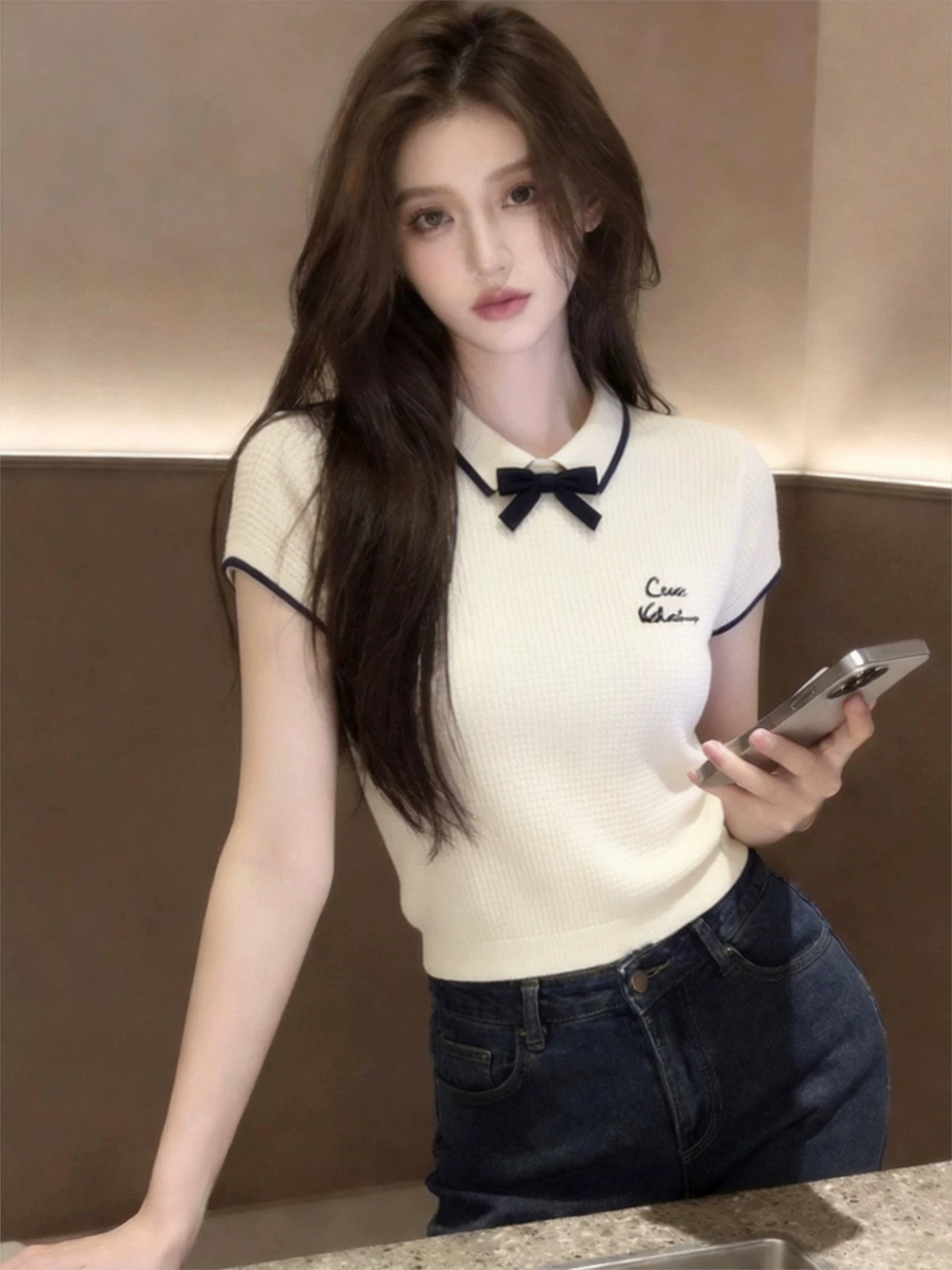 Embroidery Knot - เสื้อยืดแขนสั้นคอปกพับสไตล์วิทยาลัย สำหรับผู้หญิง ฤดูร้อน สไตล์เกาหลี ปักลายตัวอักษร ผ้าถัก