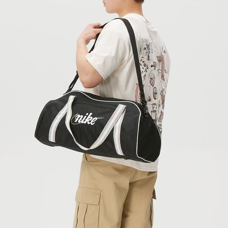 W Nk Gym Club - กระเป๋าถือสะพา - Embroidery Nike Logo บทวิจารณ์และราคา